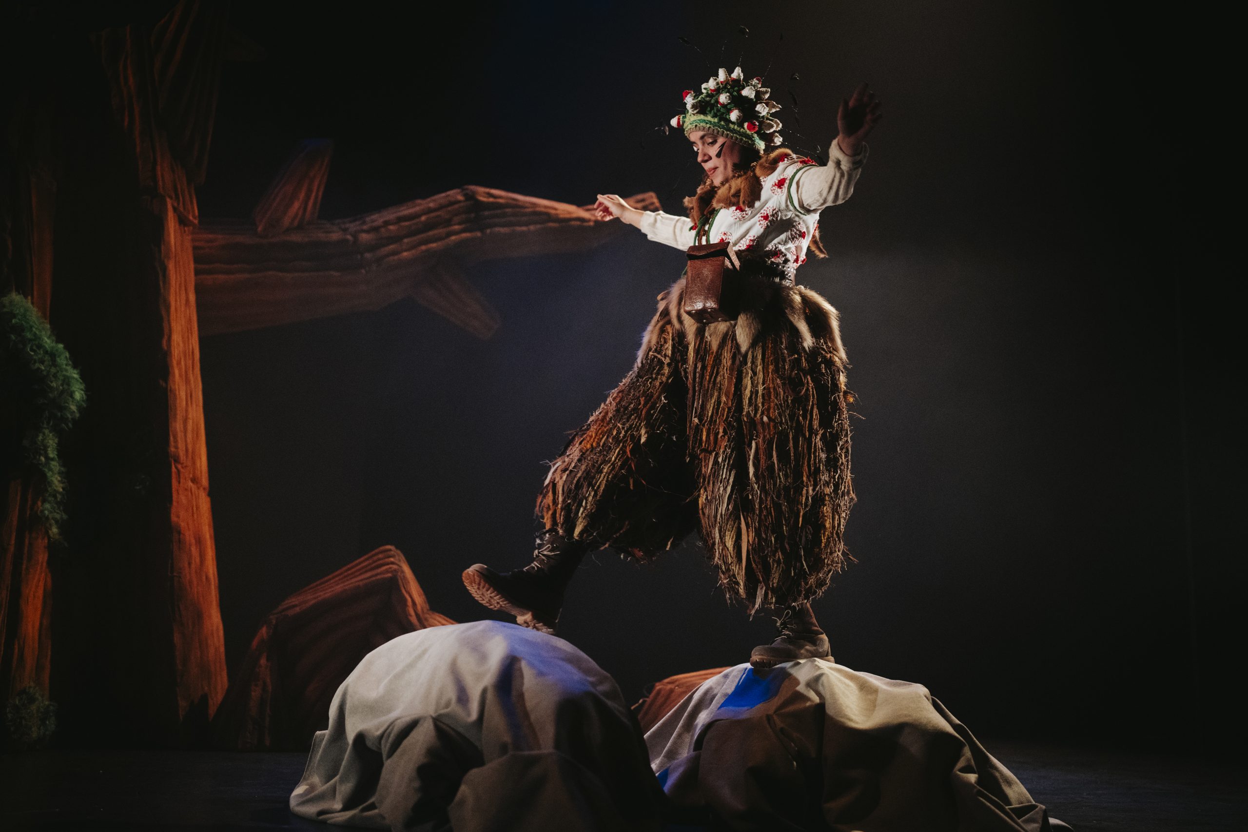 Cinc Cèntims Teatre - Espectacles sobre les tradicions, cultura popular i la mitologia catalana a un públic familiar.