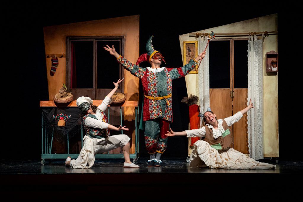 Cinc Cèntims Teatre - Espectacles sobre les tradicions, cultura popular i la mitologia catalana a un públic familiar.