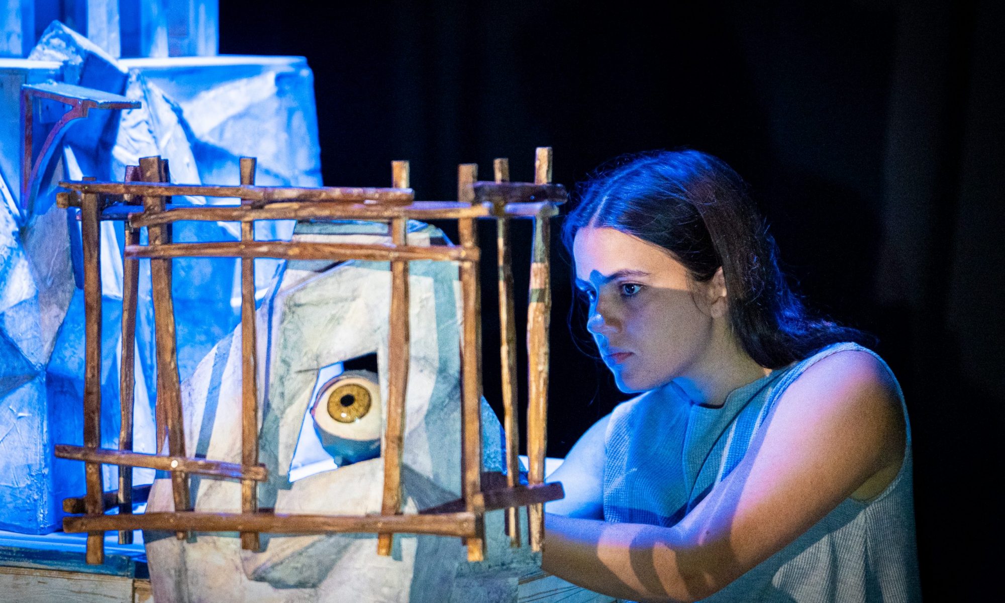 Cinc Cèntims Teatre - Espectacles sobre les tradicions, cultura popular i la mitologia catalana a un públic familiar.