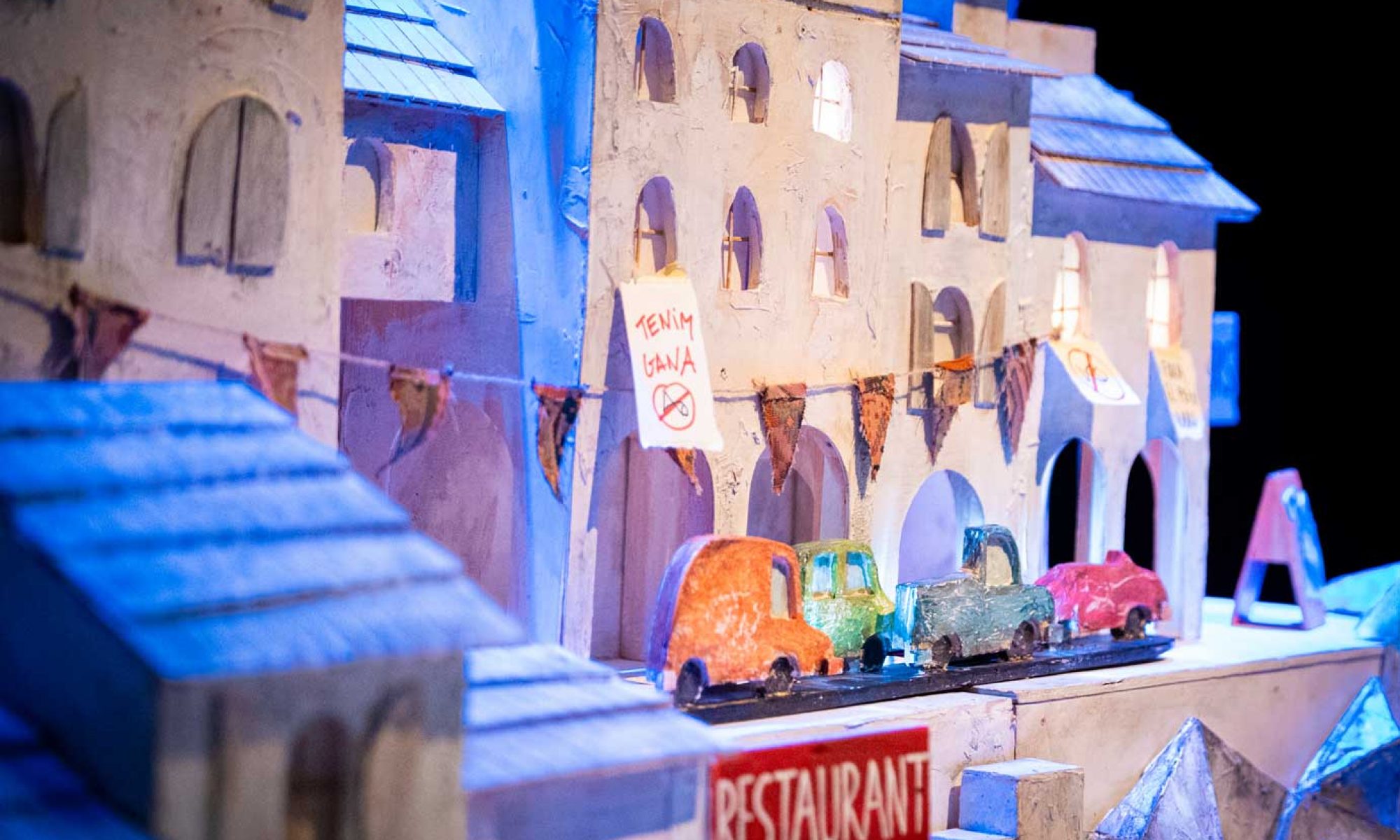 Cinc Cèntims Teatre - Espectacles sobre les tradicions, cultura popular i la mitologia catalana a un públic familiar.