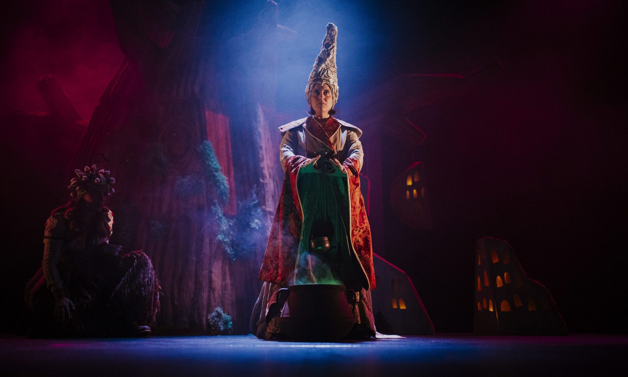 Cinc Cèntims Teatre - Espectacles sobre les tradicions, cultura popular i la mitologia catalana a un públic familiar.