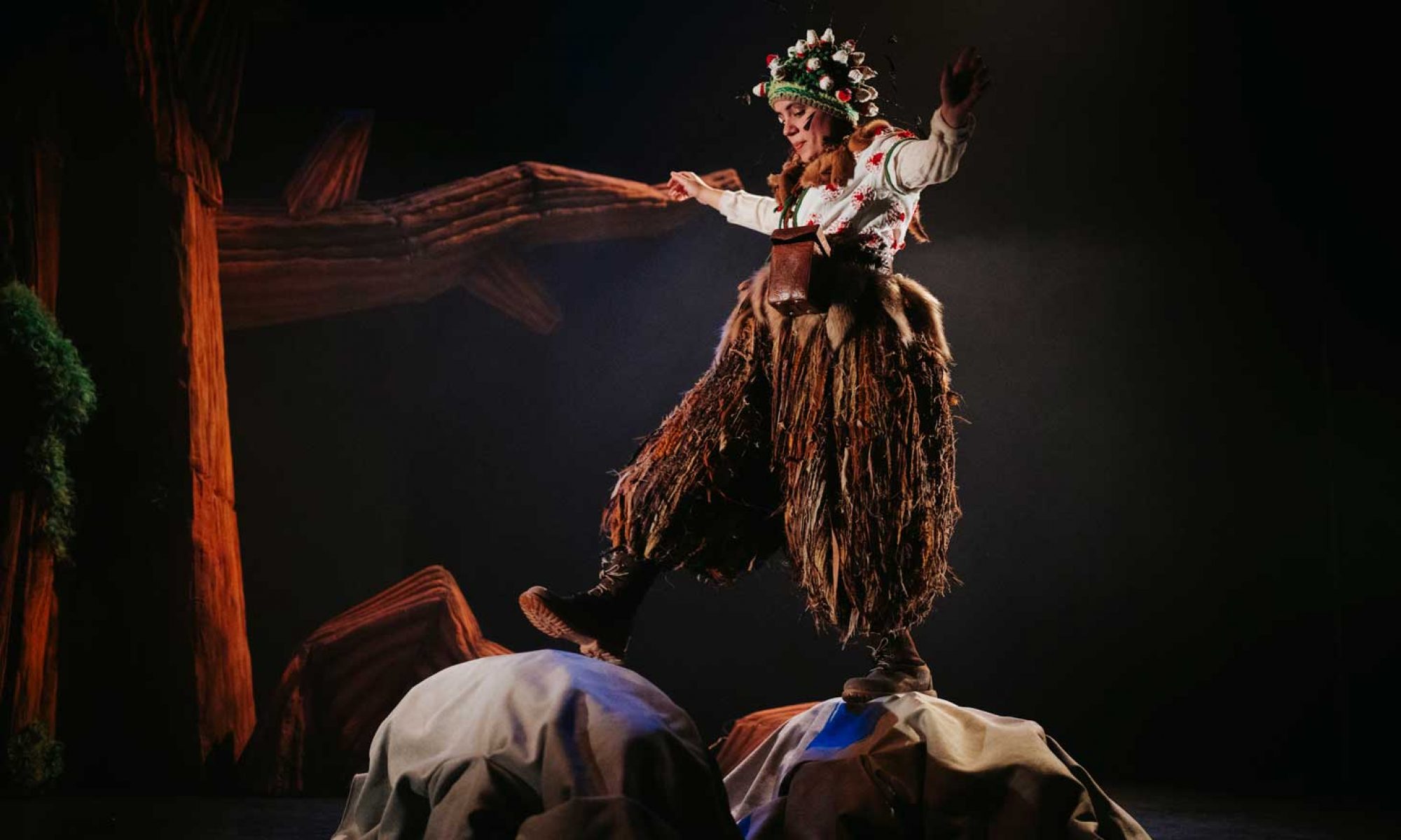 Cinc Cèntims Teatre - Espectacles sobre les tradicions, cultura popular i la mitologia catalana a un públic familiar.