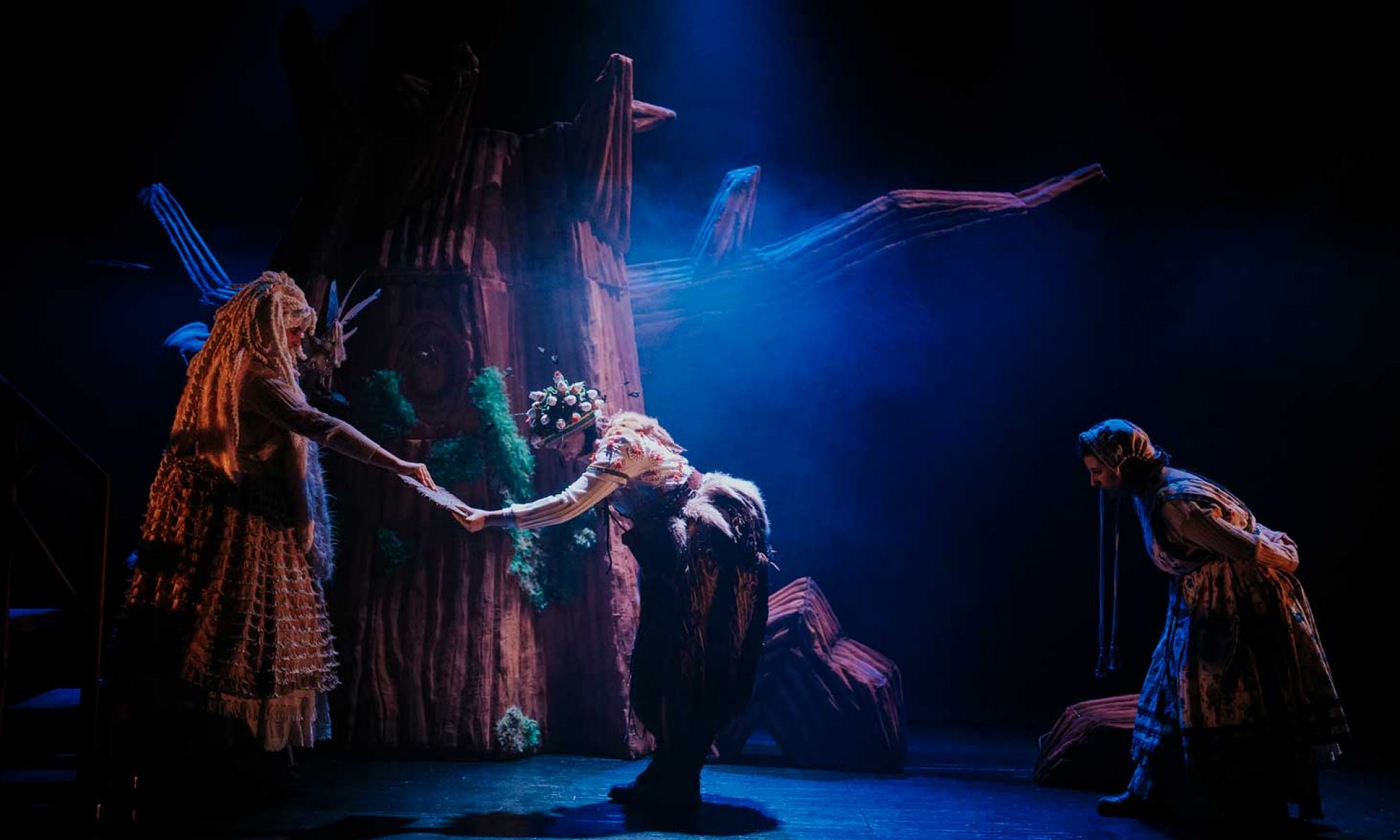 Cinc Cèntims Teatre - Espectacles sobre les tradicions, cultura popular i la mitologia catalana a un públic familiar.