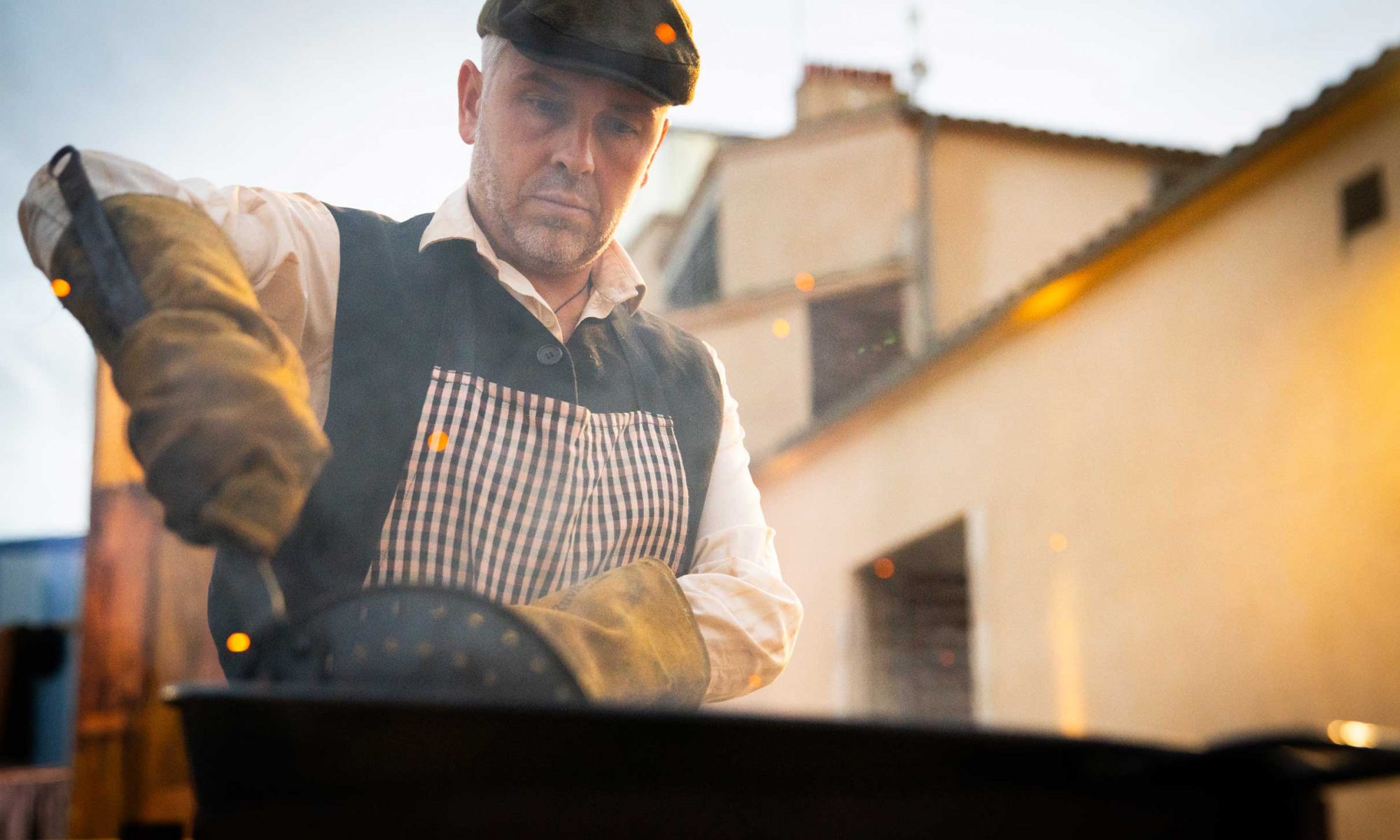 Cinc Cèntims Teatre - Espectacles sobre les tradicions, cultura popular i la mitologia catalana a un públic familiar.