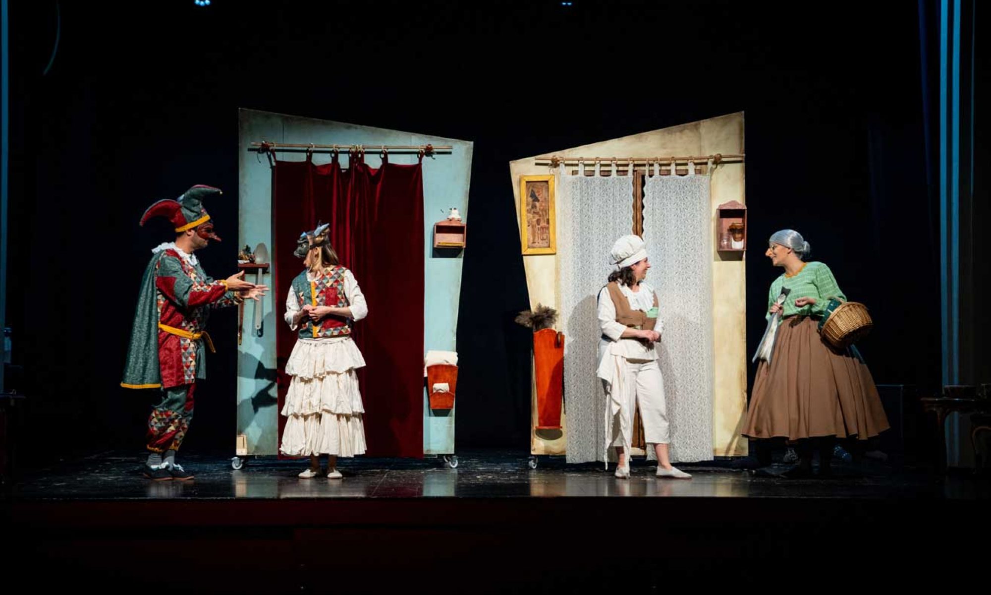 Cinc Cèntims Teatre - Espectacles sobre les tradicions, cultura popular i la mitologia catalana a un públic familiar.