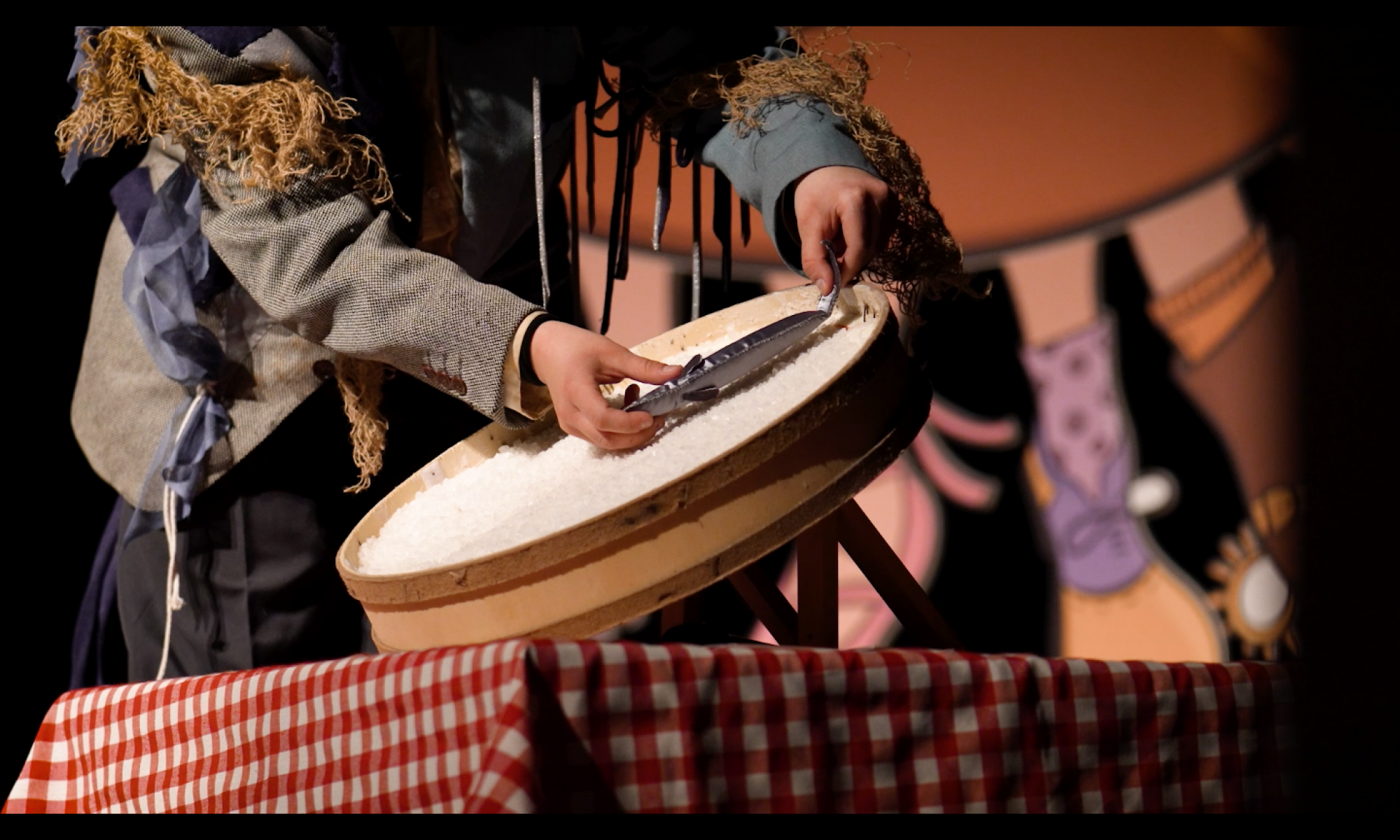 Cinc Cèntims Teatre - Espectacles sobre les tradicions, cultura popular i la mitologia catalana a un públic familiar.